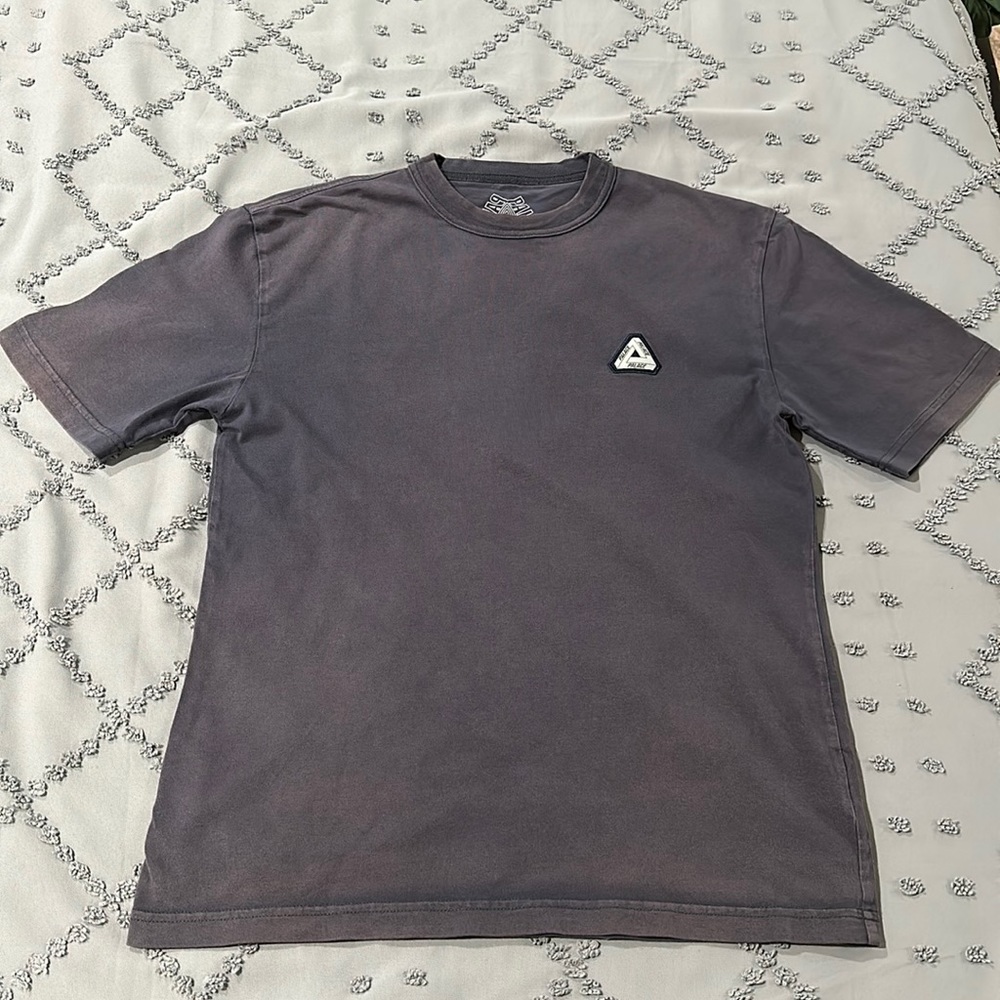 Palace tee - weathered grey